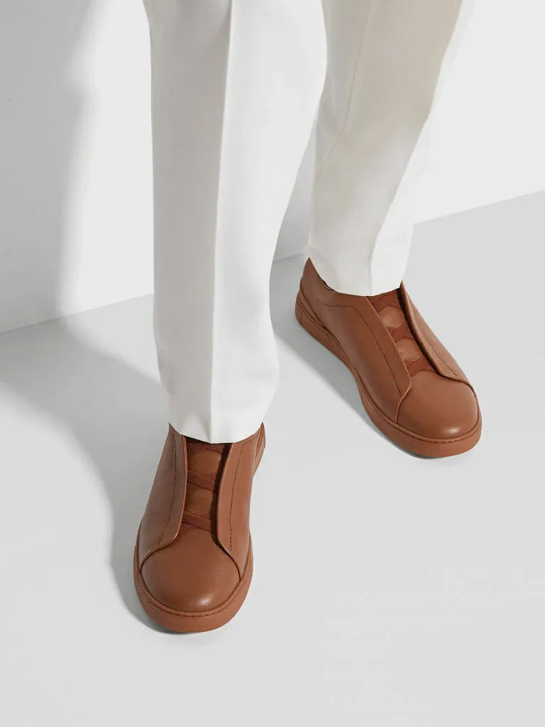 Triple Stitch Graneado Cuero Zapatillas – Marrón