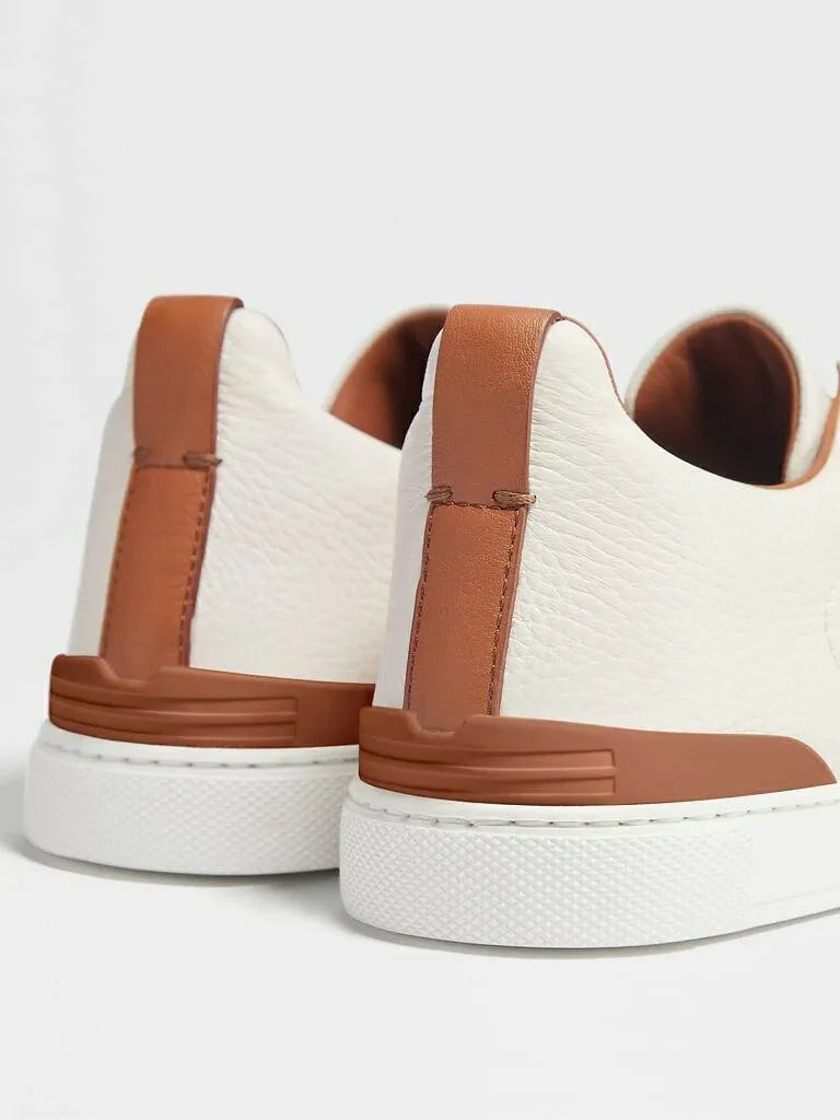 Triple Stitch Cuero Zapatillas – Blanco/Marrón