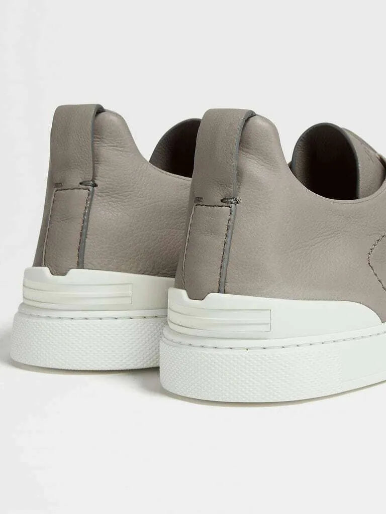 Triple Stitch Cuero Zapatillas – Gris