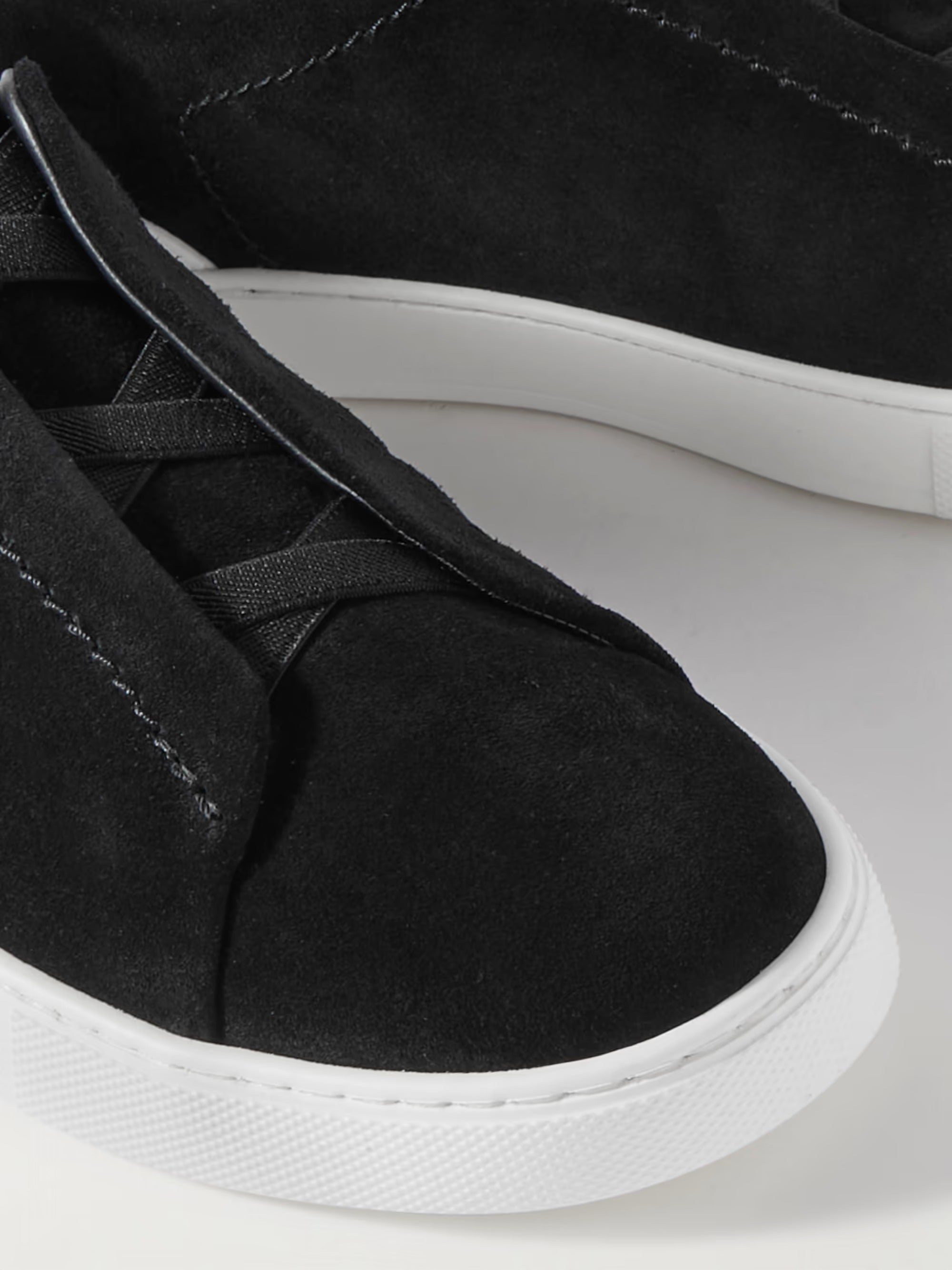Triple Stitch Gamuza Slip-On Zapatilla – Negro