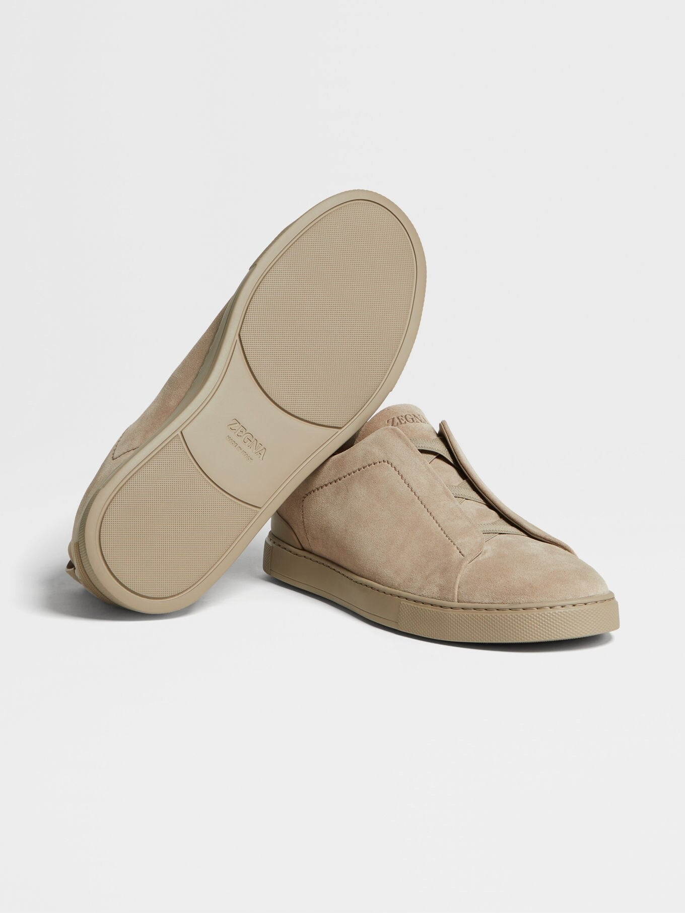 Triple Stitch Gamuza Slip-On Zapatilla – Beige claro