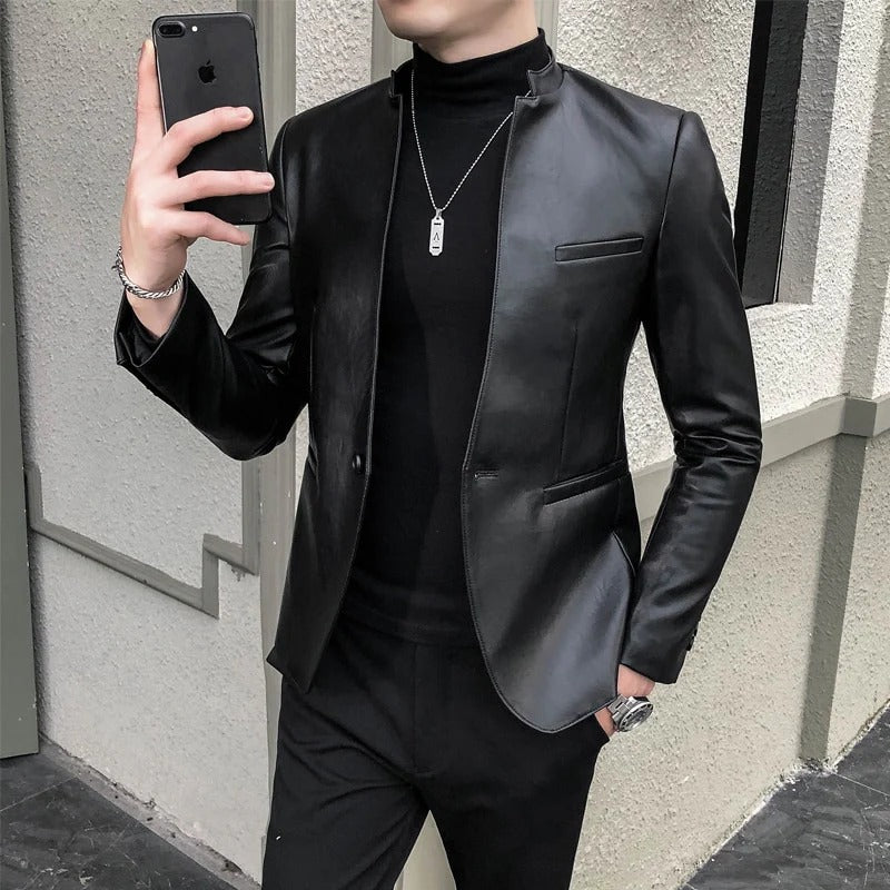 Blazer de Cuero Sintético con Corte Ajustado - Negro