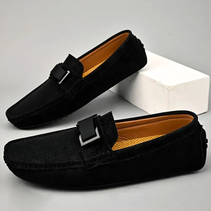 Mocasines Cuero Suave Detalle Metálico - Negro