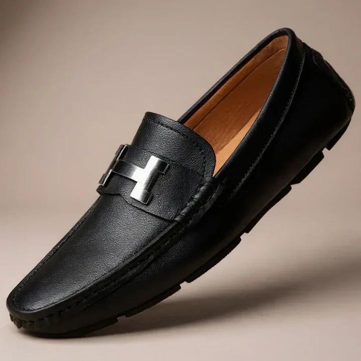 Mocasines Cuero Herraje Metálico - Negro