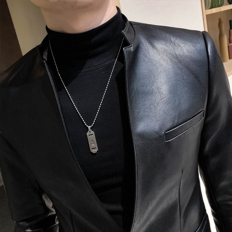 Blazer de Cuero Sintético con Corte Ajustado - Negro