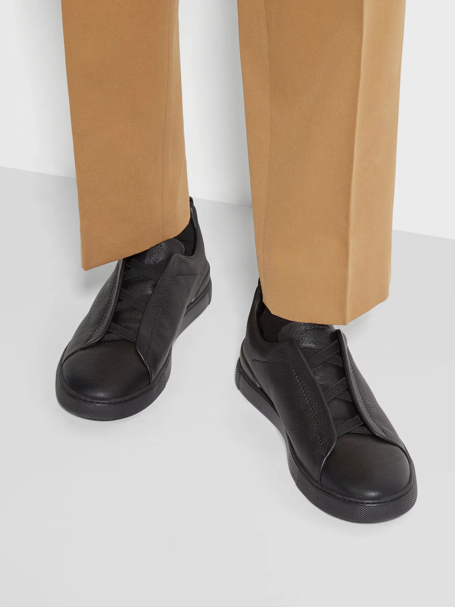 Triple Stitch Negro Cuero Zapatillas