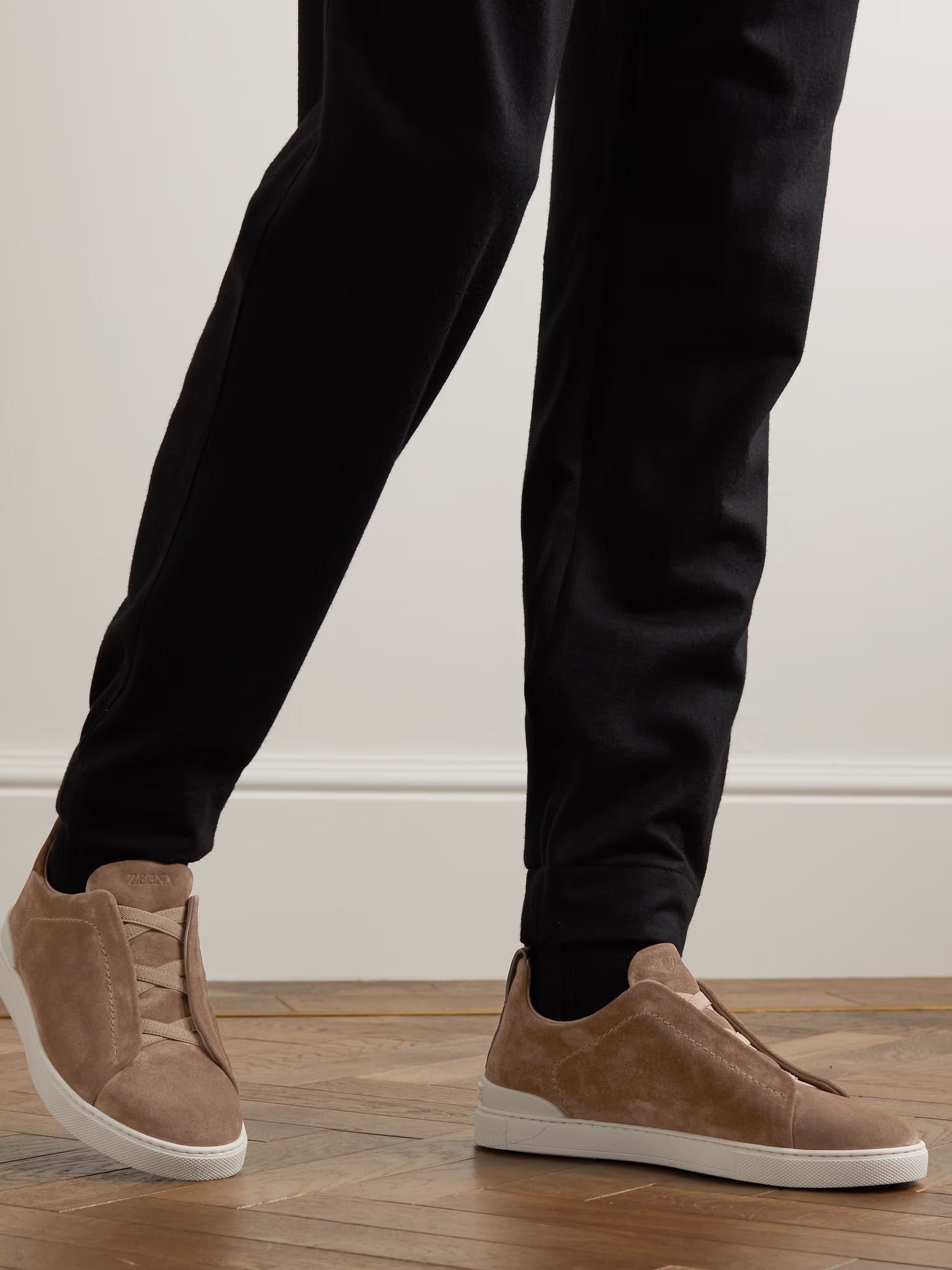 Triple Stitch Gamuza Slip-On Zapatilla – Marrón