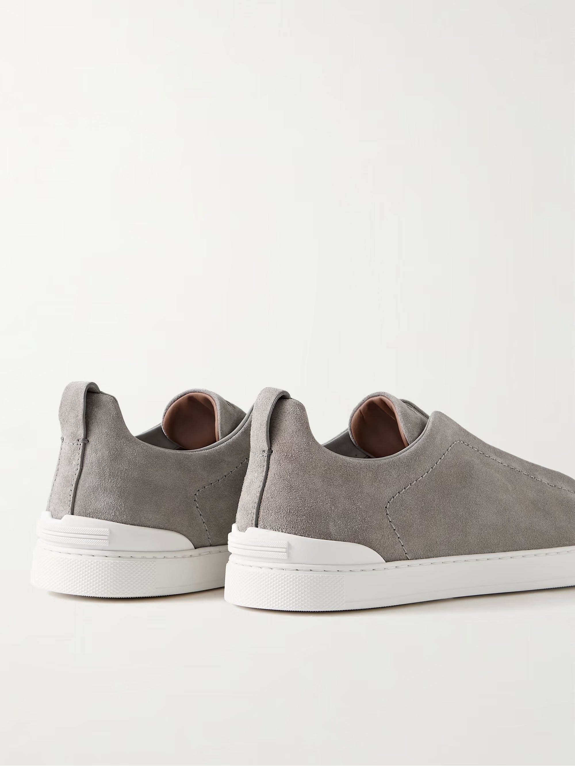 Triple Stitch Gamuza Slip-On Zapatilla – Gris