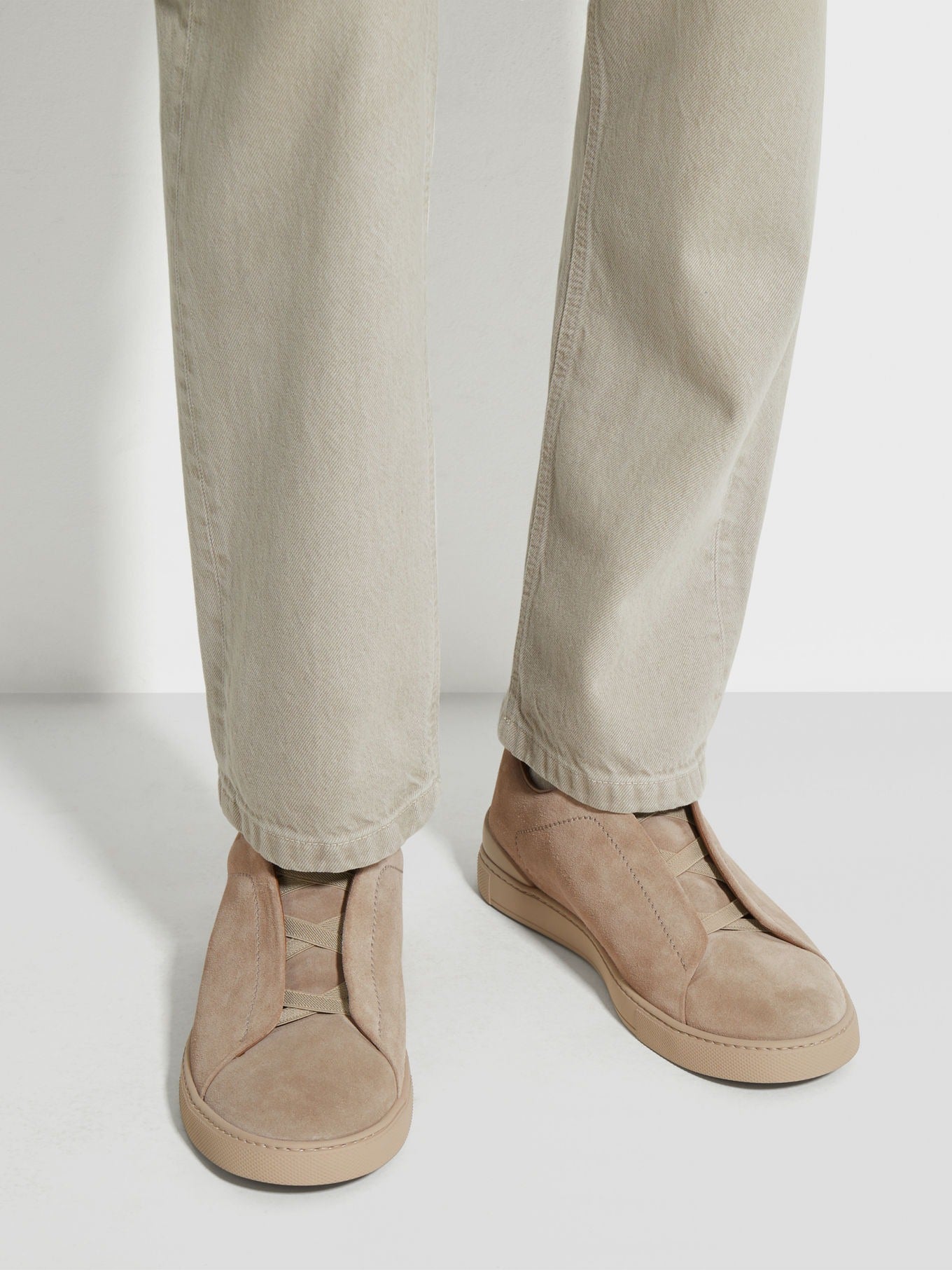 Triple Stitch Gamuza Slip-On Zapatilla – Beige claro