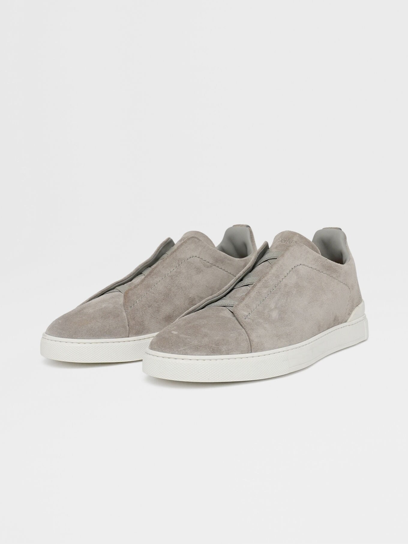 Triple Stitch Gamuza Slip-On Zapatilla – Gris