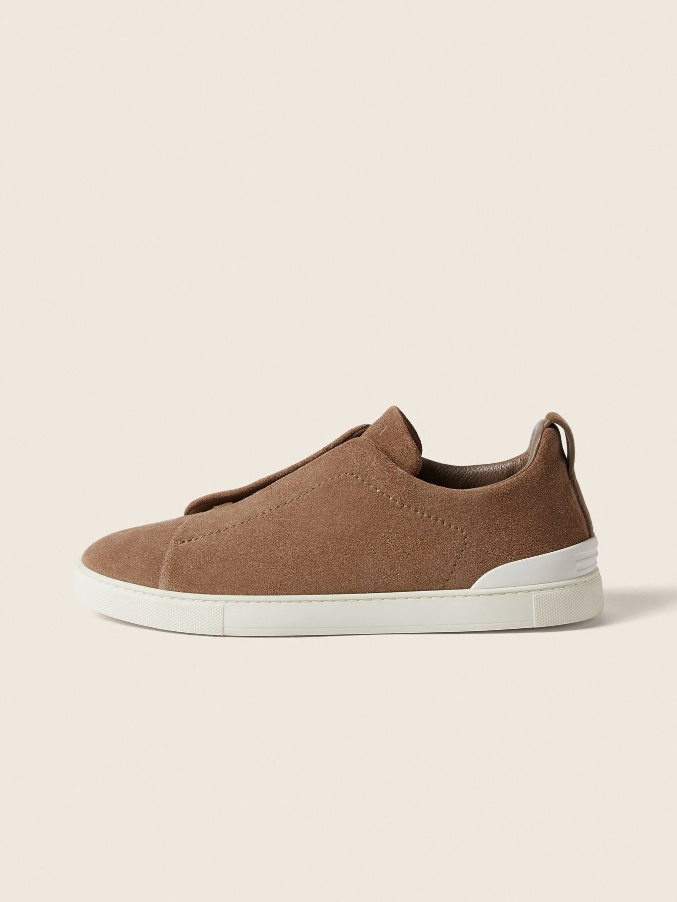 Triple Stitch Gamuza Slip-On Zapatilla – Beige oscuro
