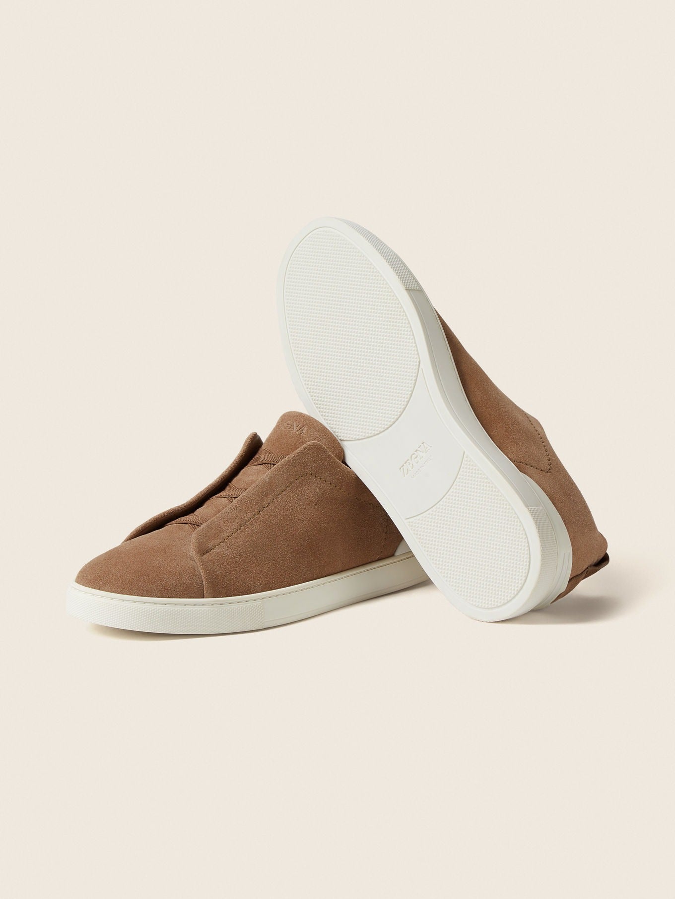 Triple Stitch Gamuza Slip-On Zapatilla – Beige oscuro